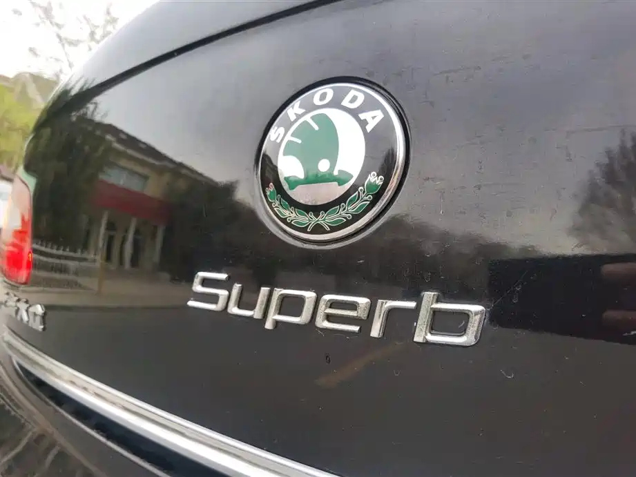 SKODA SUPERB 2013