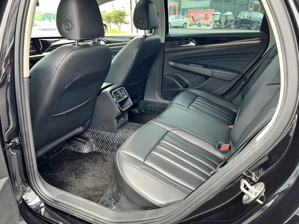 VOLKSWAGEN PASSAT 2021