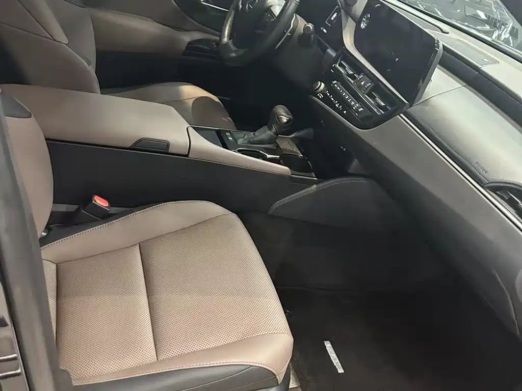 LEXUS ES 2023