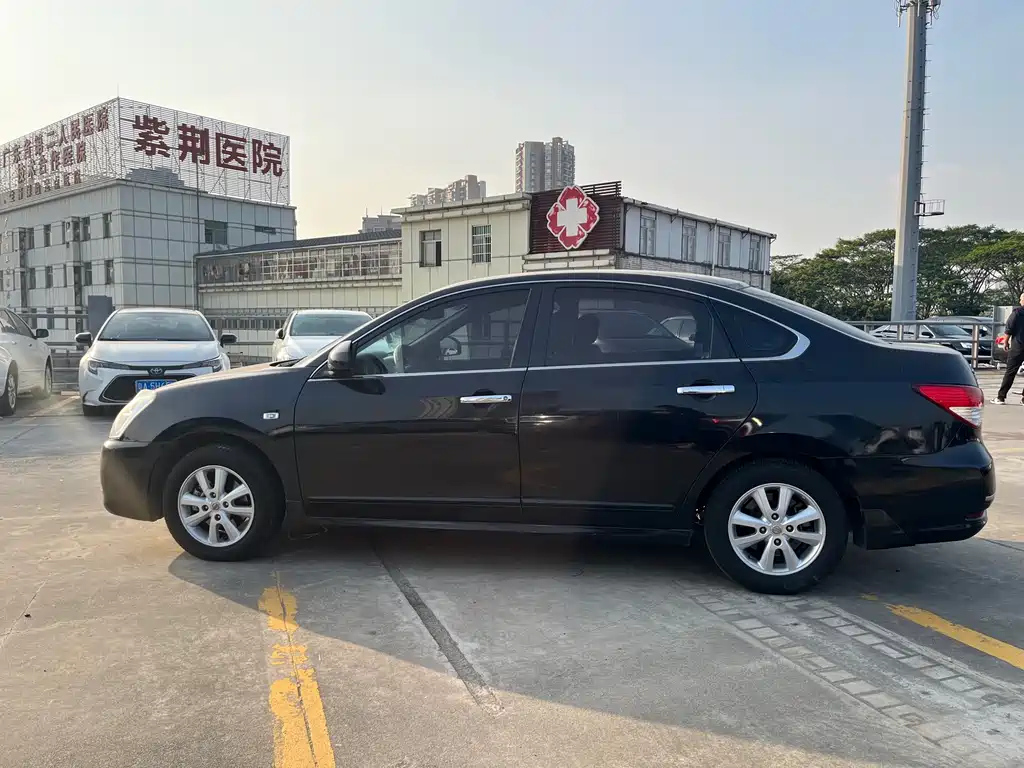 NISSAN SYLPHY 2015