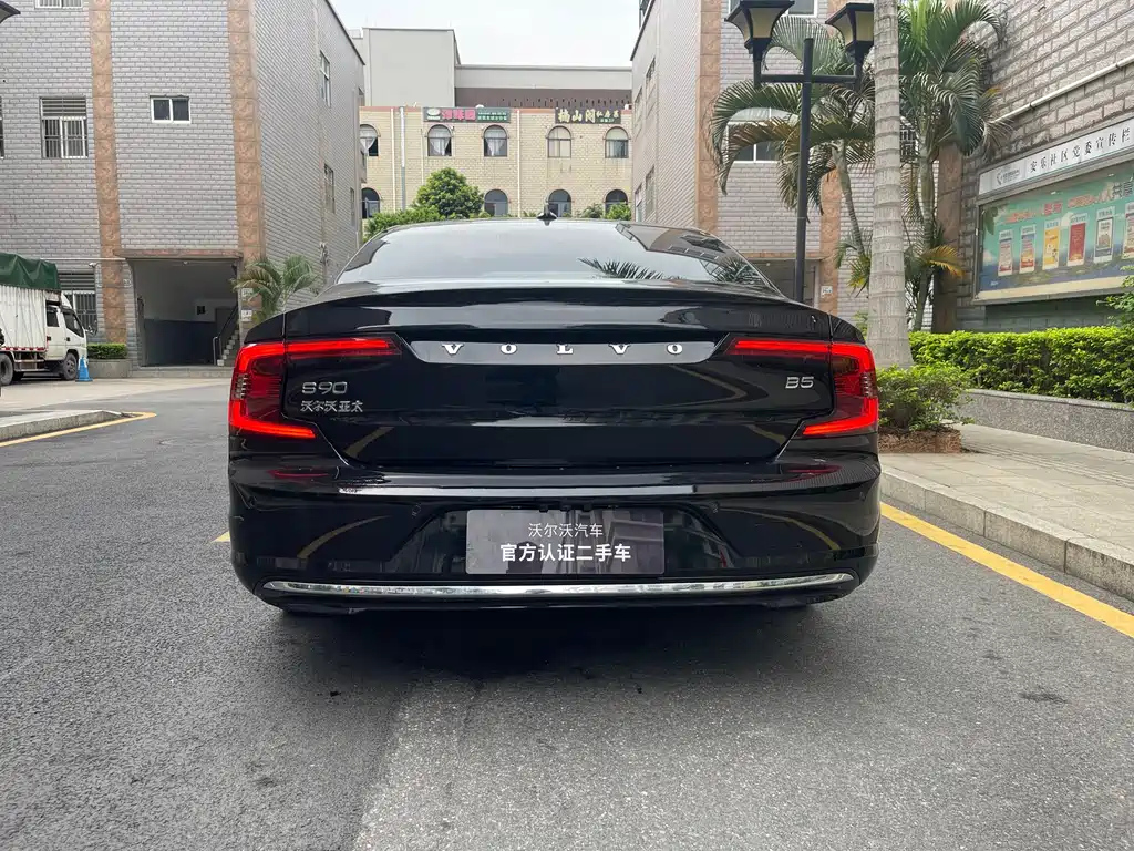 VOLVO S90 2022