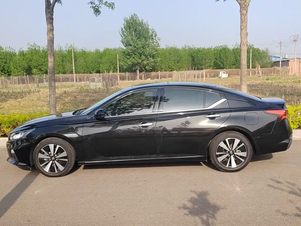 NISSAN TEANA 2021