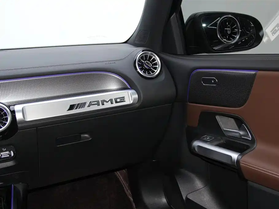 MERCEDES BENZ GLB 2022