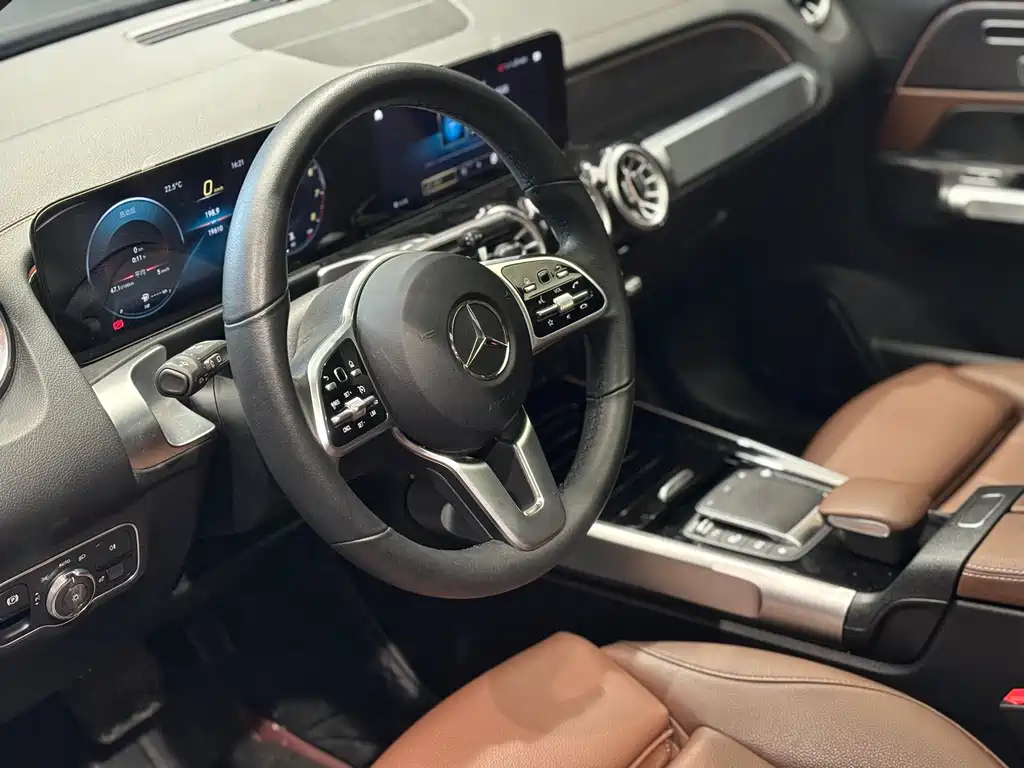 MERCEDES BENZ GLB 2021
