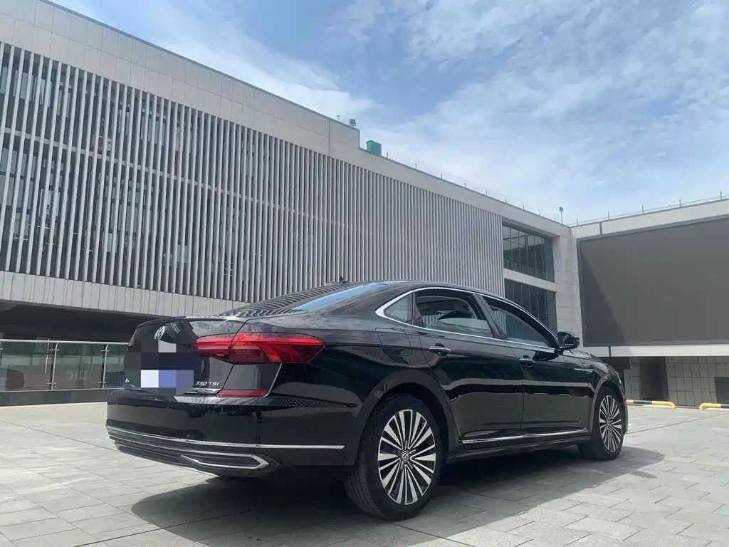 VOLKSWAGEN PASSAT 2020