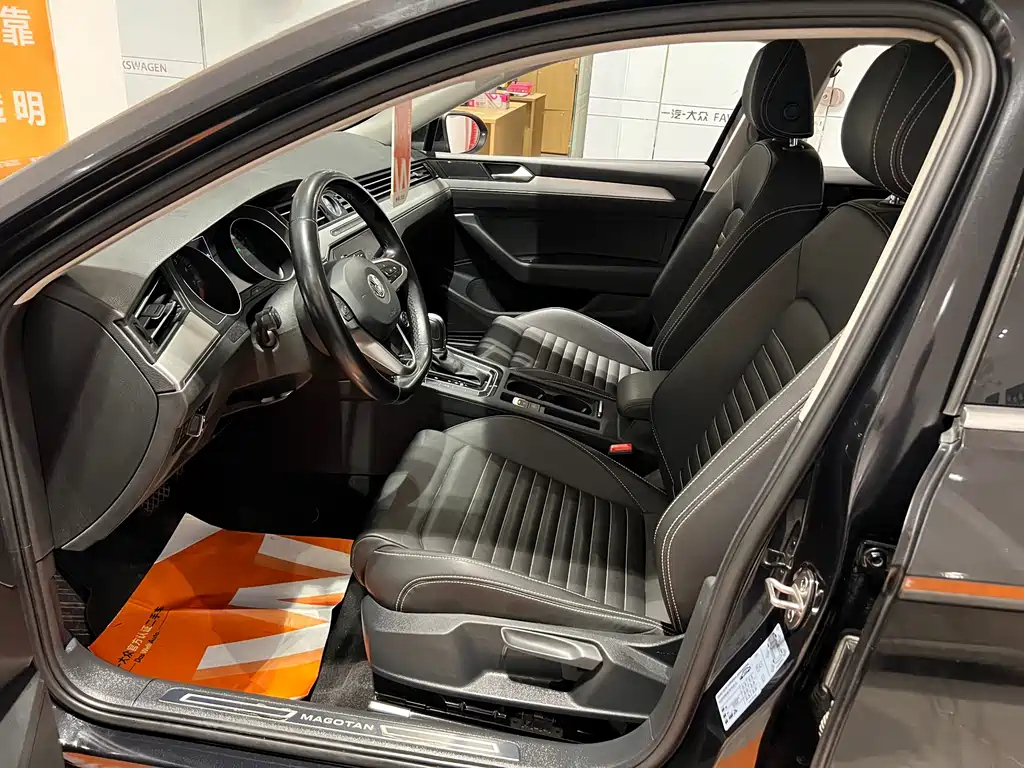VOLKSWAGEN MAGOTAN 2020