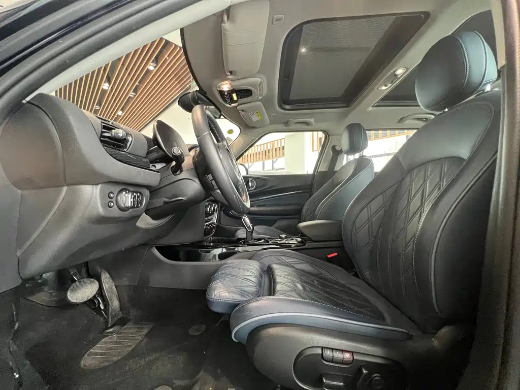 MINI CLUBMAN 2021