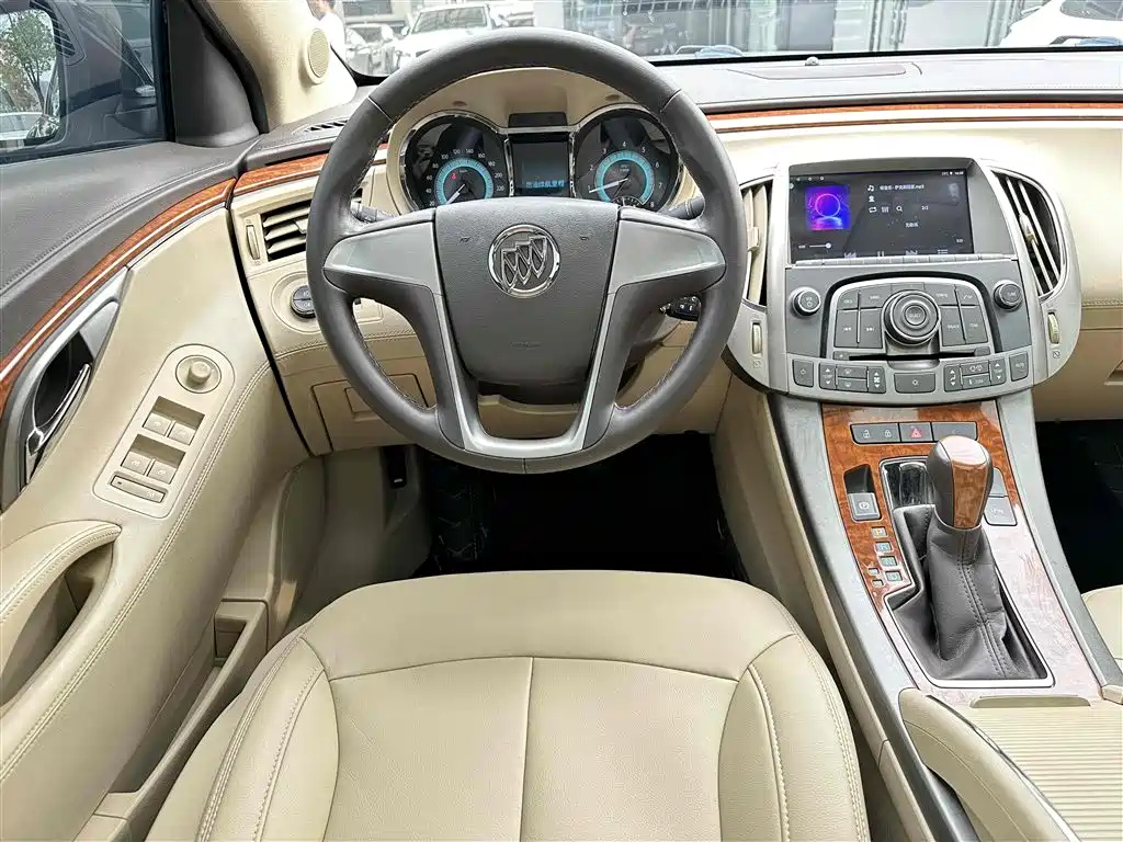 BUICK LACROSSE 2012