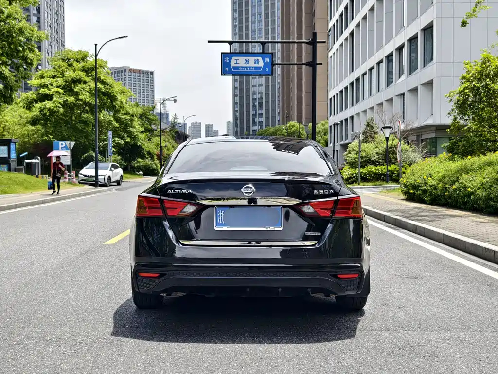 NISSAN TEANA 2021