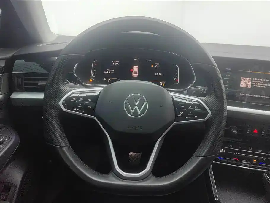 VOLKSWAGEN PASSAT 2023