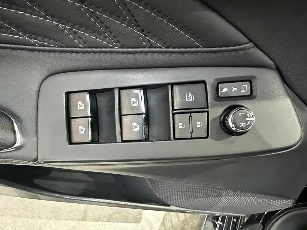 TOYOTA AVALON 2020
