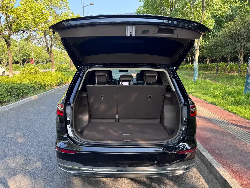 VOLKSWAGEN VILORAN 2024