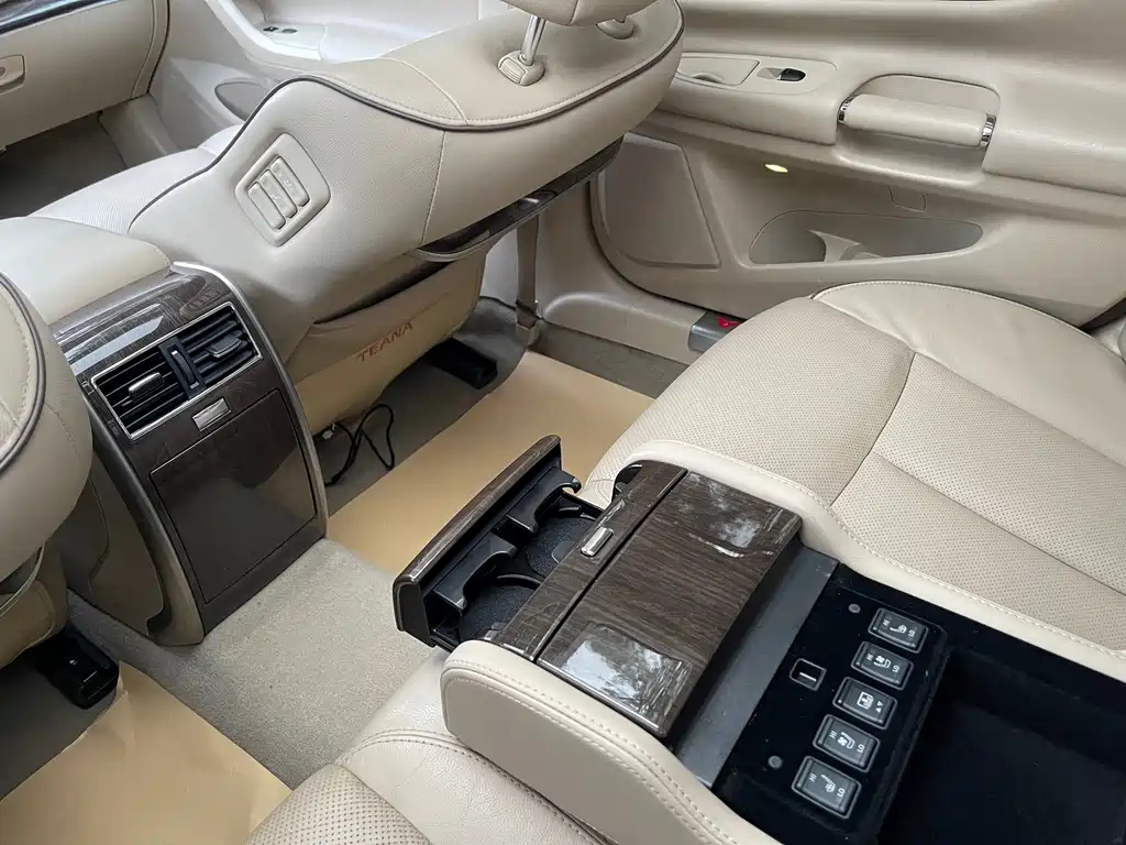 NISSAN TEANA 2015
