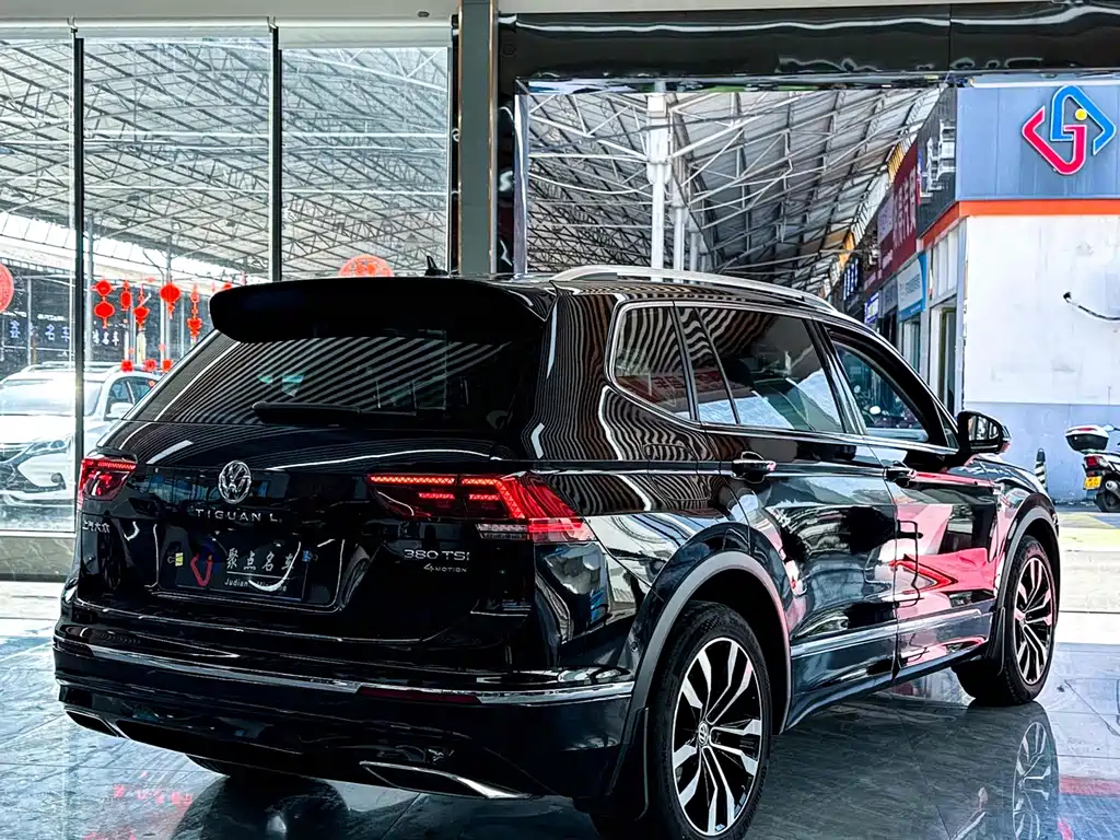 VOLKSWAGEN TIGUAN L 2020