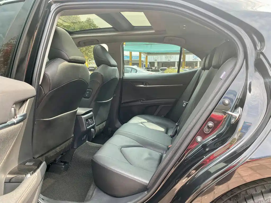 TOYOTA CAMRY 2021
