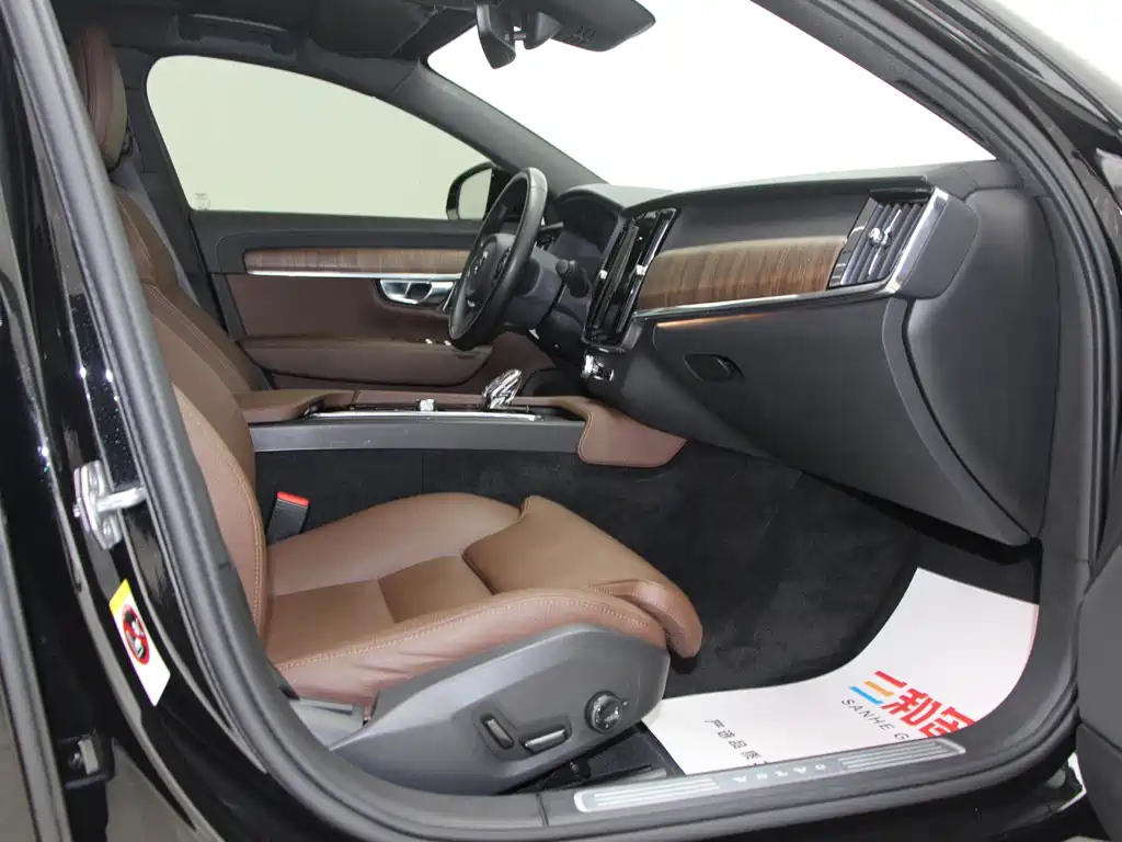 VOLVO S90 2021
