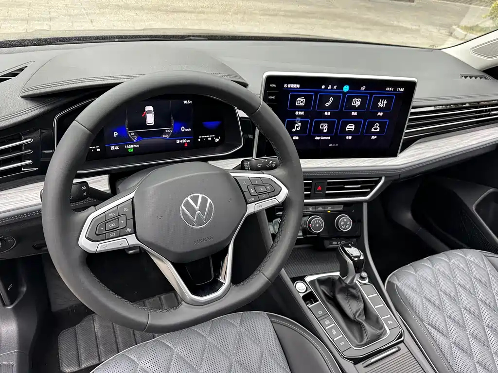 VOLKSWAGEN SAGITAR 2023