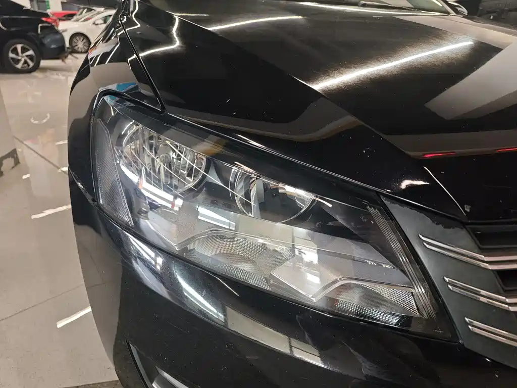 VOLKSWAGEN PASSAT 2014