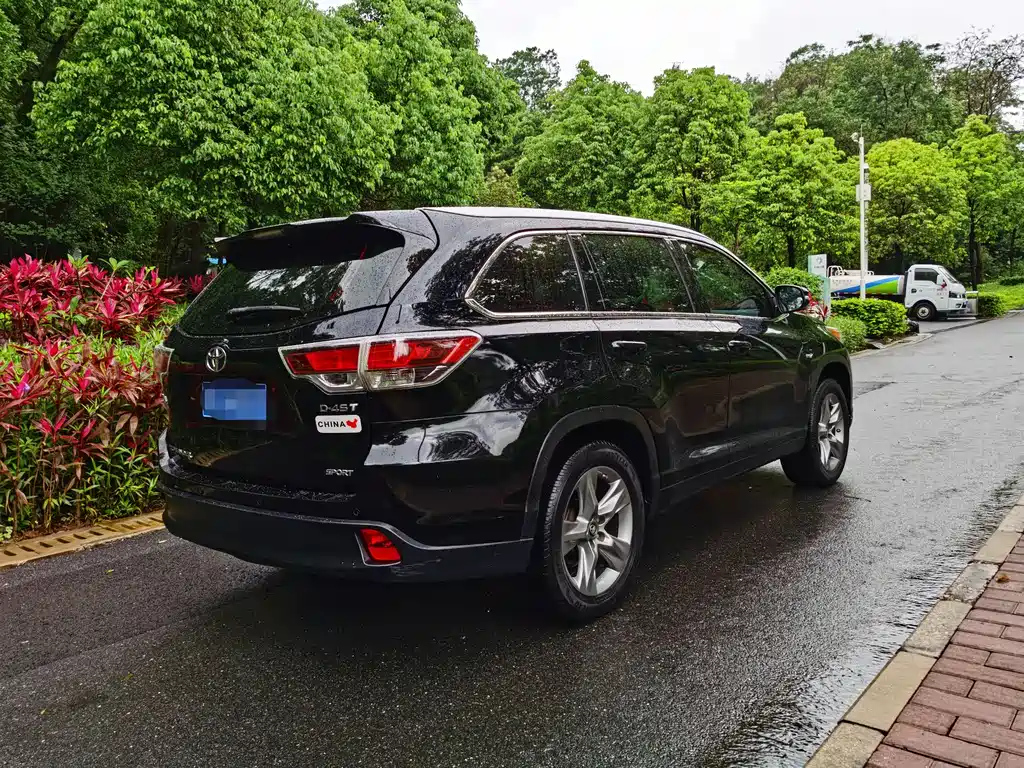 TOYOTA HIGHLANDER 2017