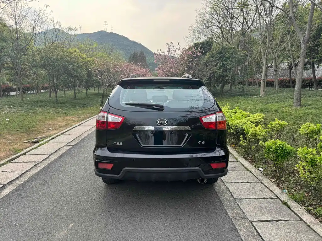 BYD S6 2013