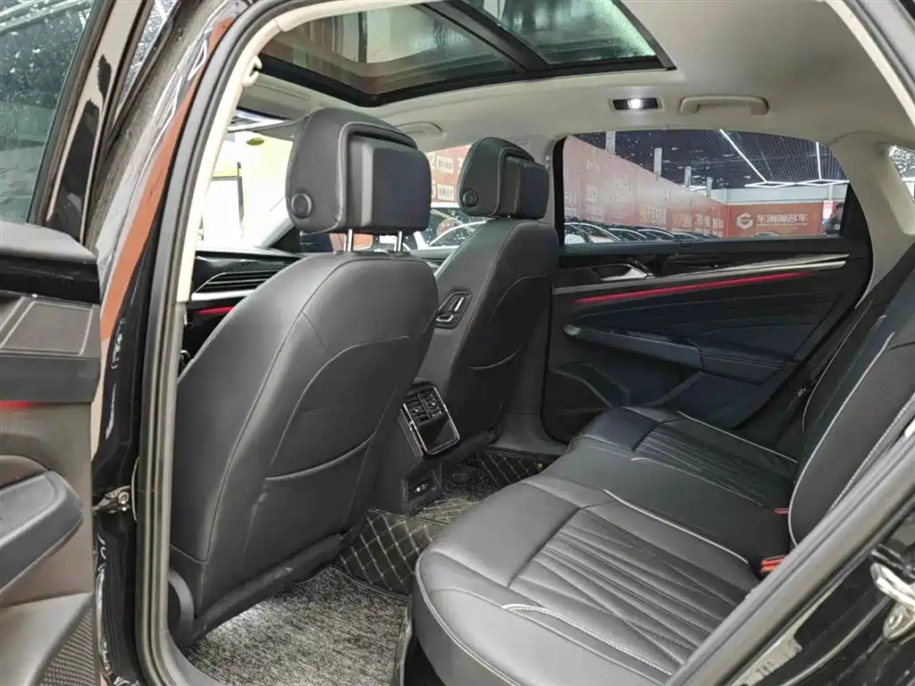 VOLKSWAGEN PASSAT 2022