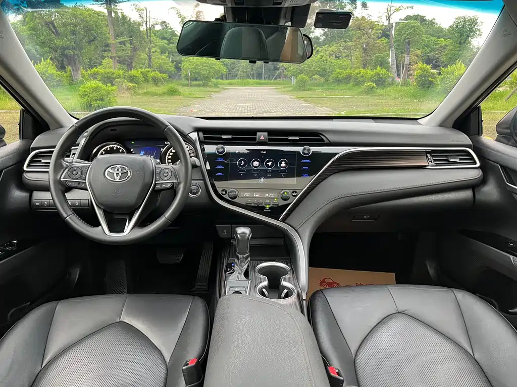 TOYOTA CAMRY 2019
