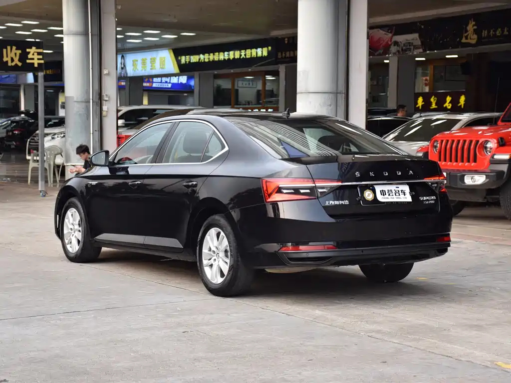 SKODA SUPERB 2020