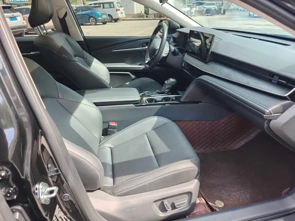 TOYOTA CAMRY 2024