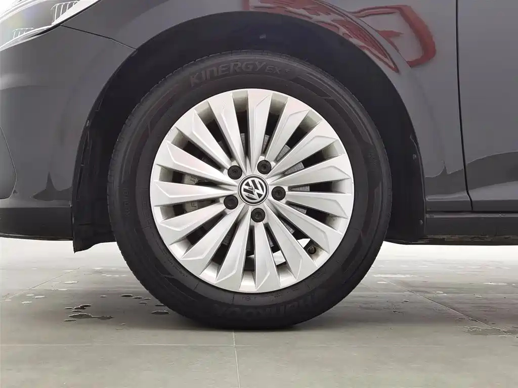 VOLKSWAGEN LAVIDA 2020