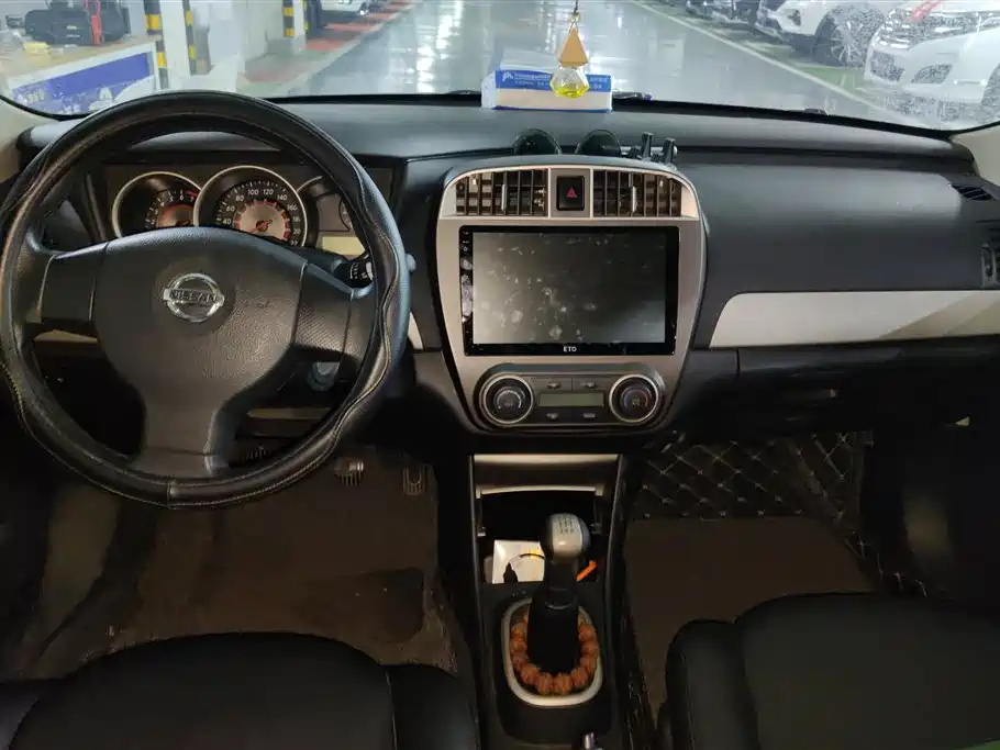 NISSAN SYLPHY 2017