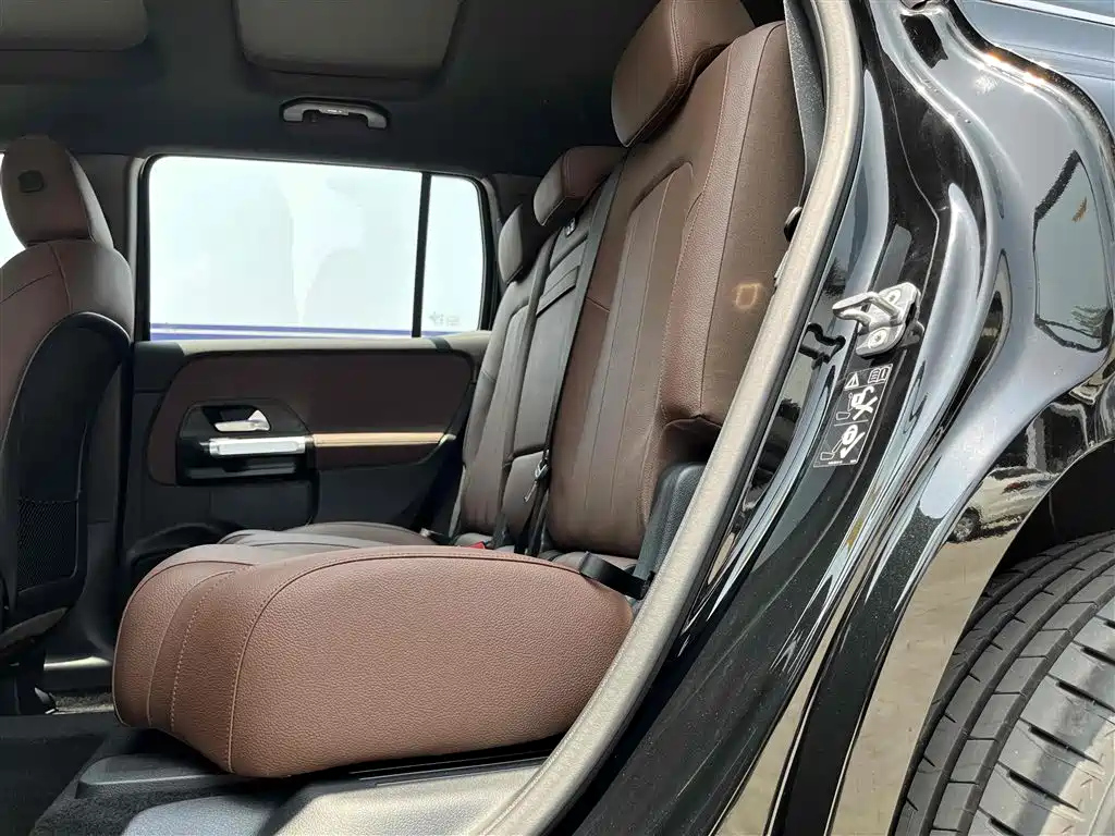 MERCEDES BENZ GLB 2024