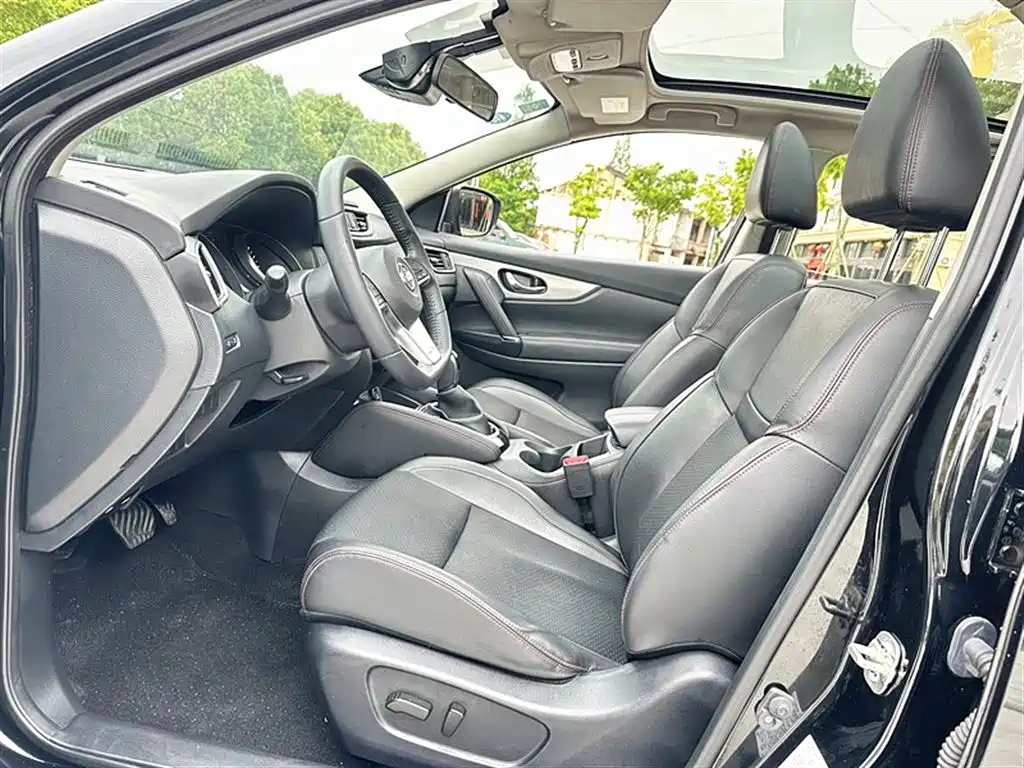 NISSAN QASHQAI 2019