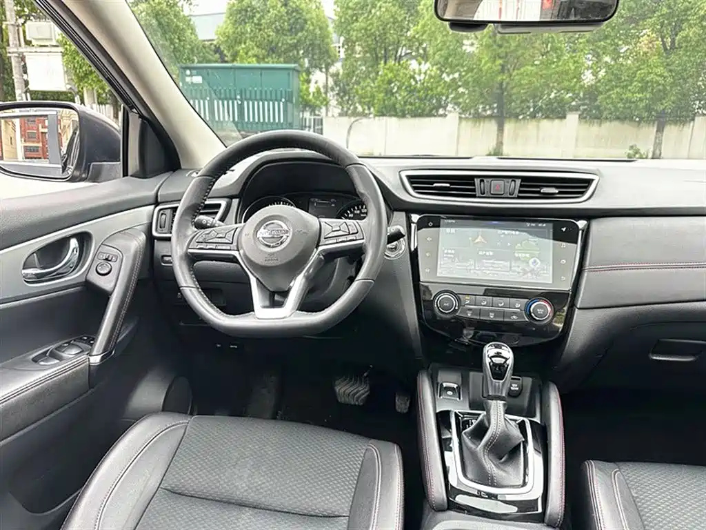 NISSAN QASHQAI 2019