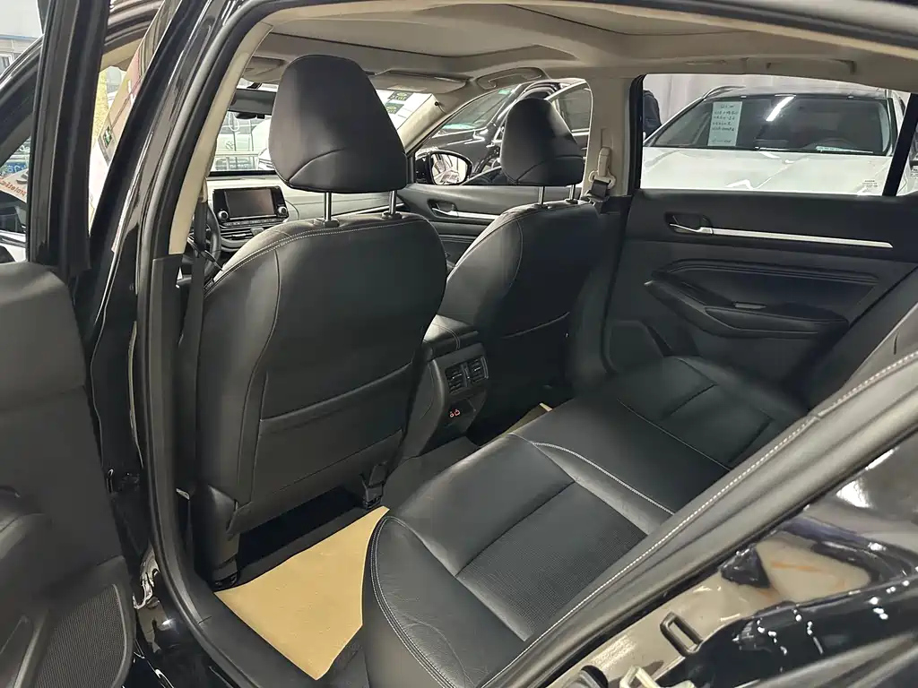 NISSAN TEANA 2019