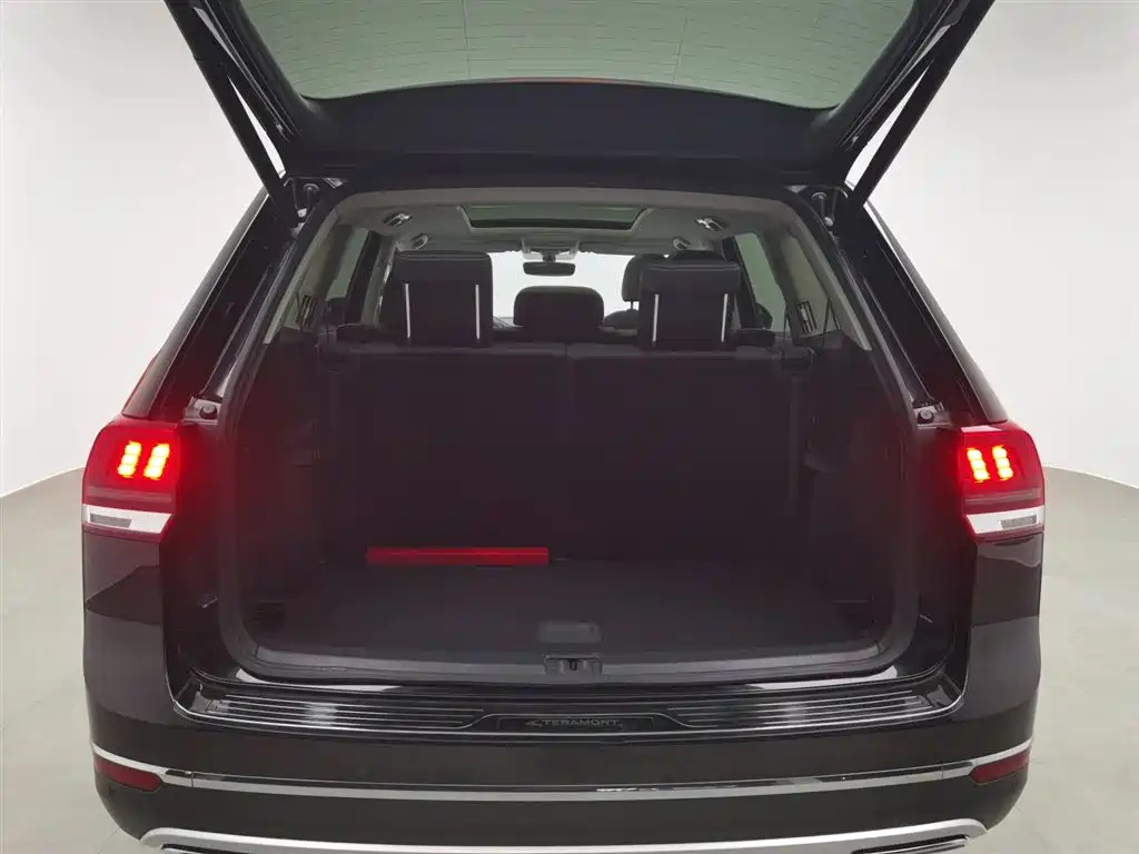 VOLKSWAGEN TOURAN 2020