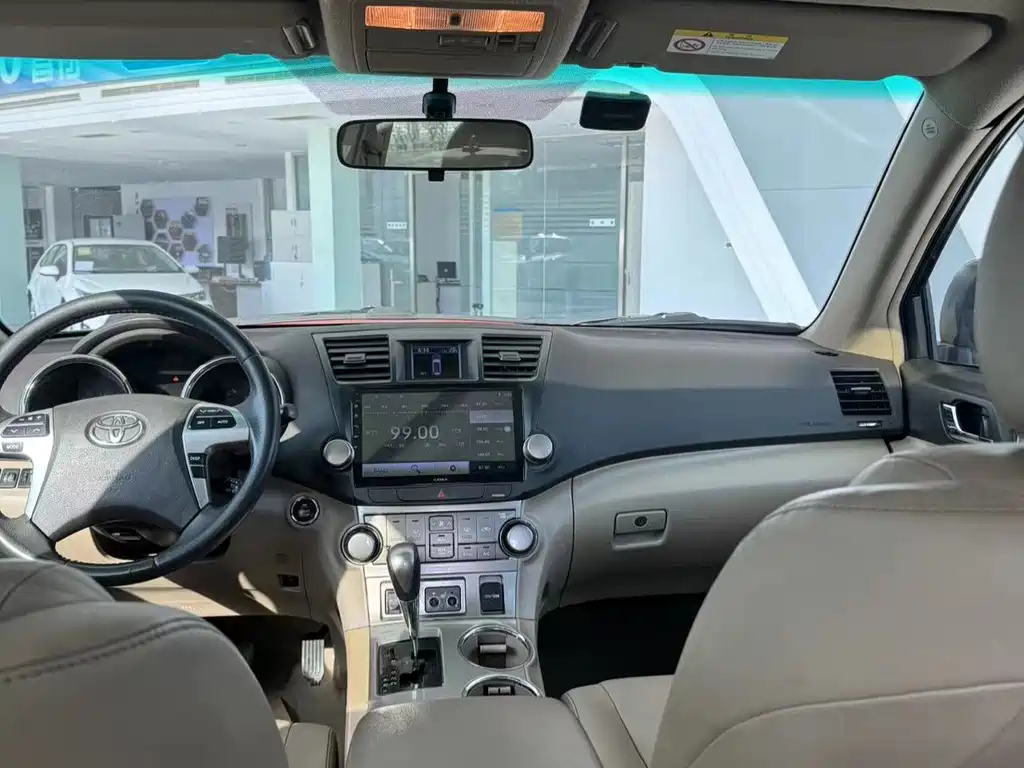 TOYOTA HIGHLANDER 2013