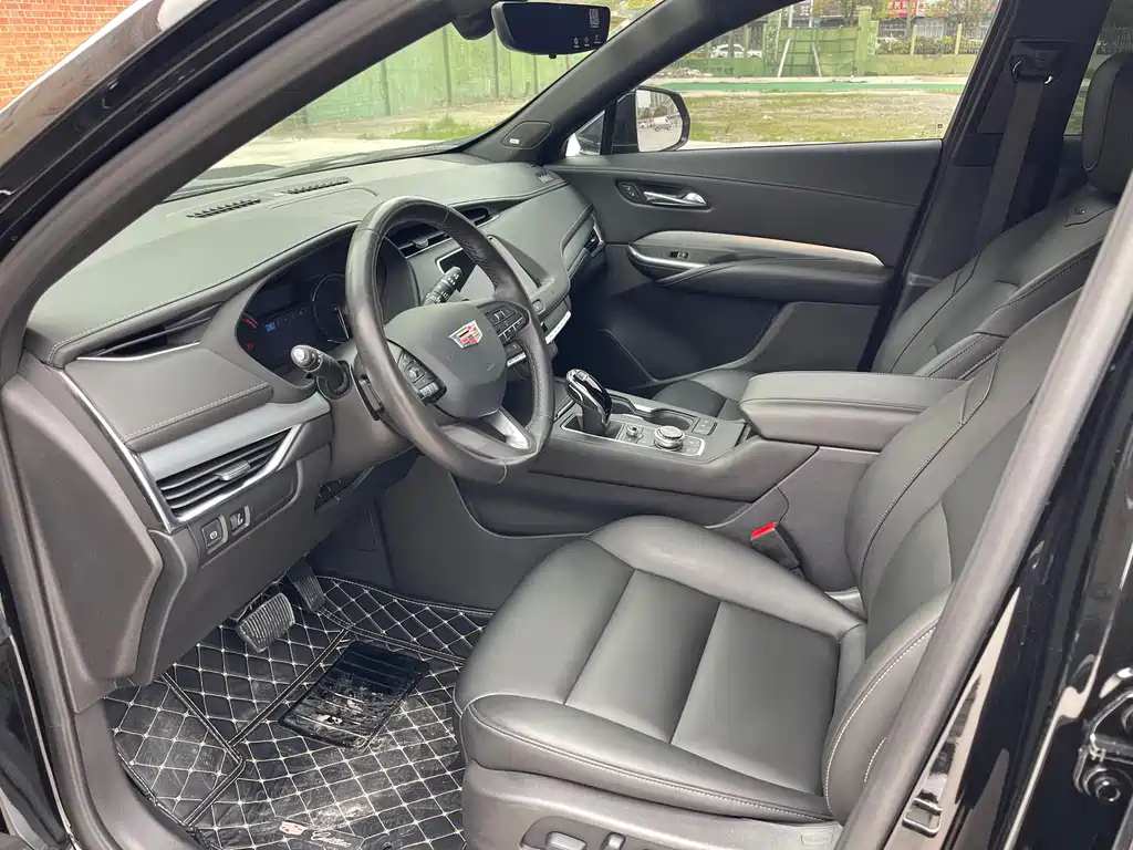 CADILLAC XT4 2021