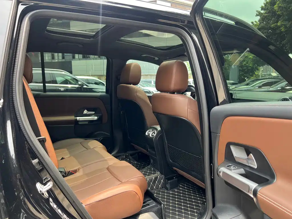 MERCEDES BENZ GLB 2023