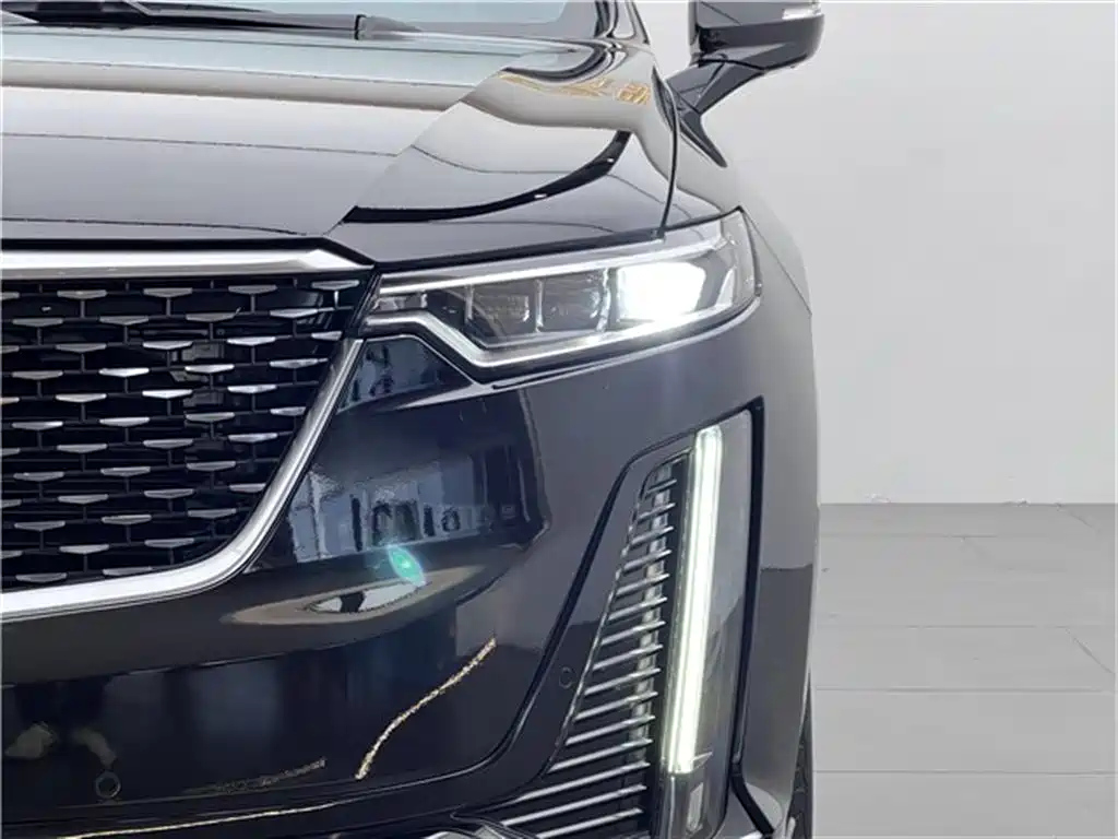 CADILLAC XT6 2021