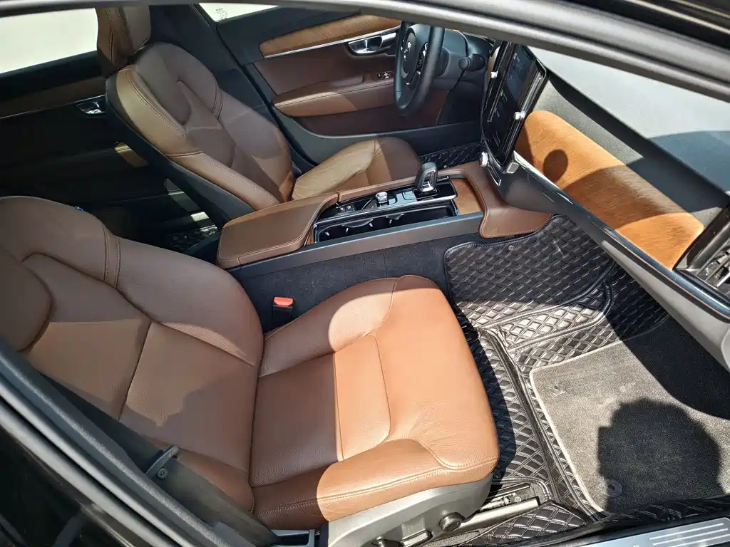 VOLVO S90 2022