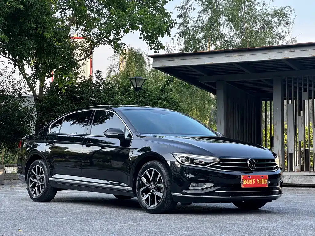 VOLKSWAGEN MAGOTAN 2021