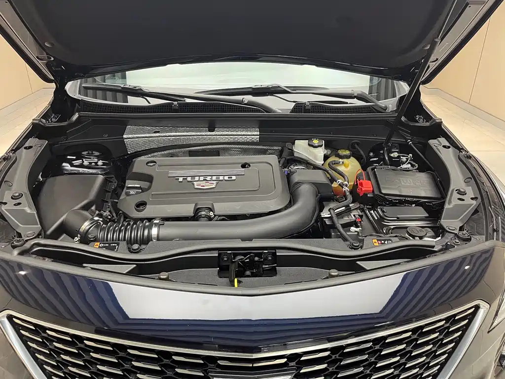 CADILLAC XT4 2021