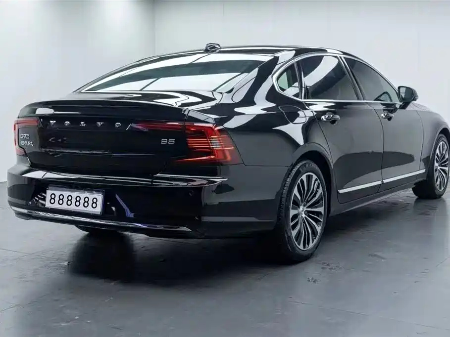 VOLVO S90 2022