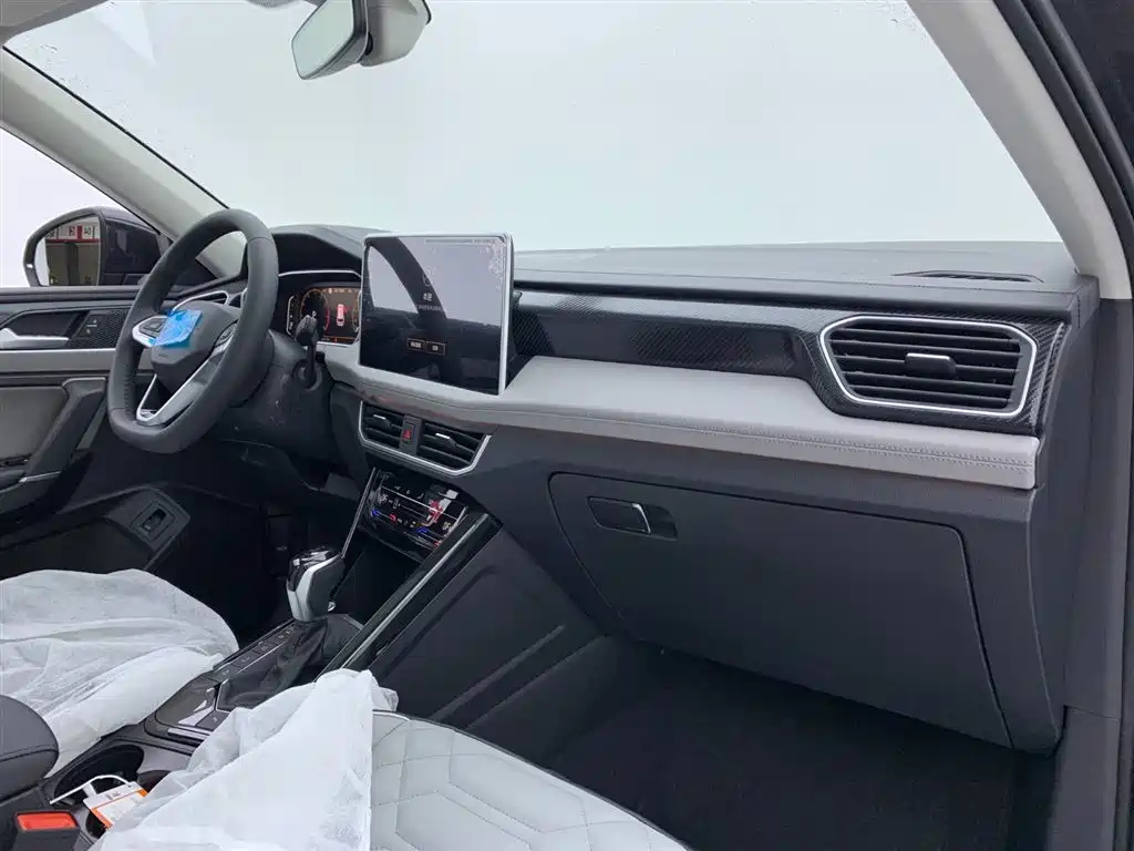 VOLKSWAGEN TAYRON 2024