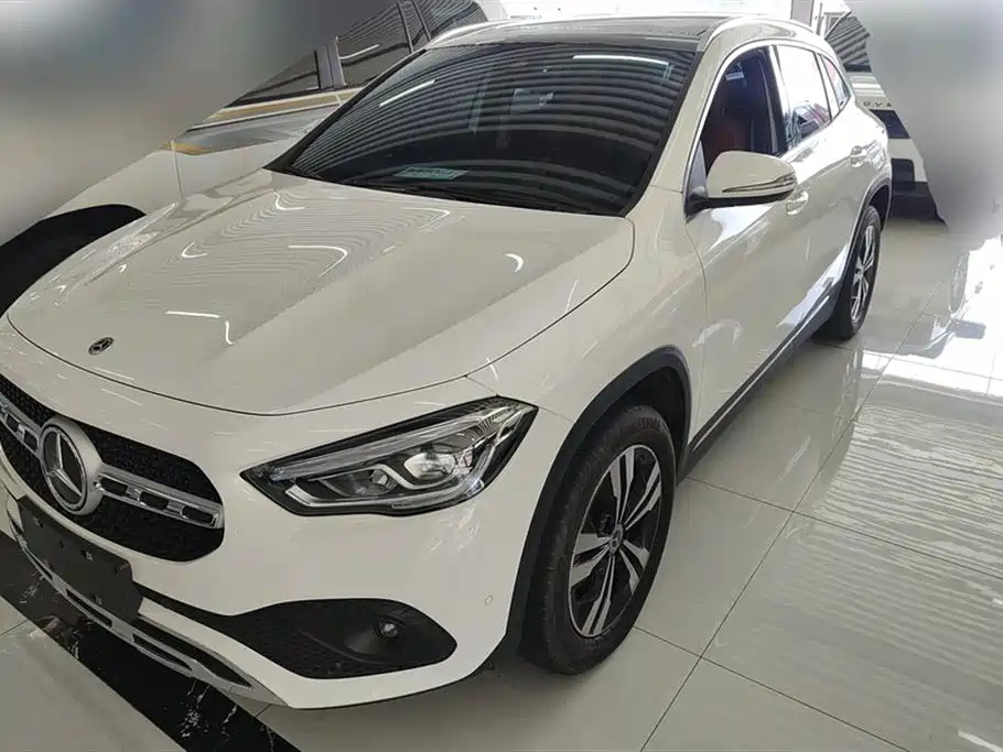 MERCEDES BENZ GLA 2023