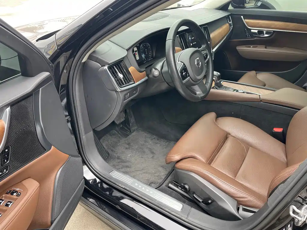 VOLVO S90 2020