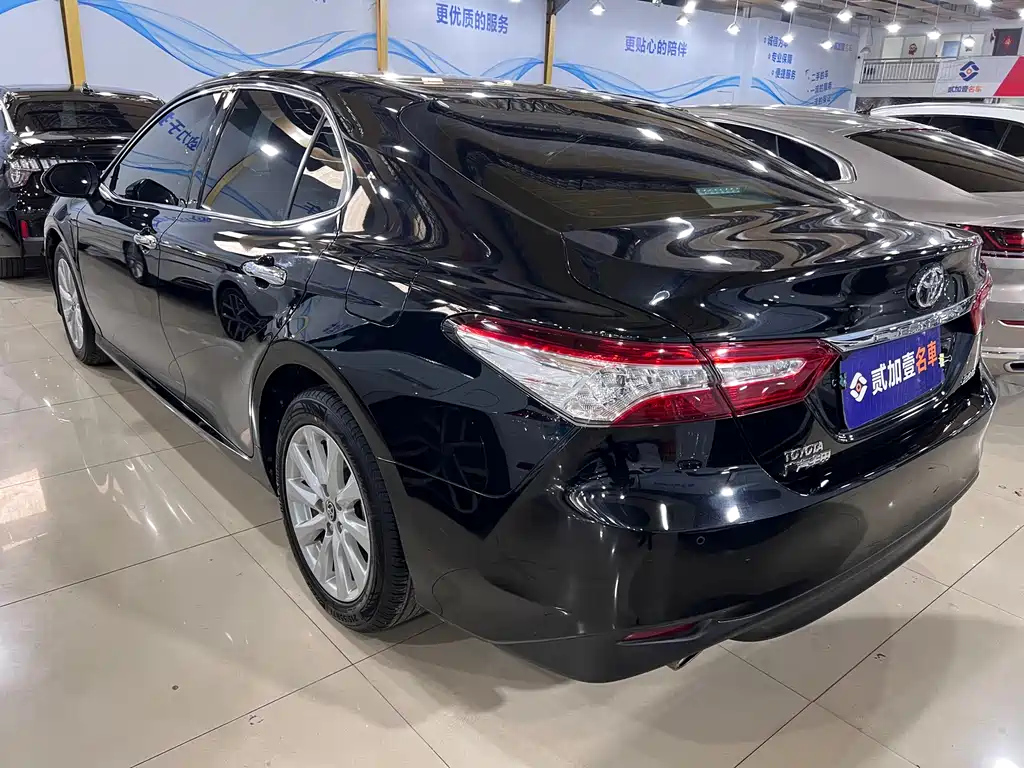 TOYOTA CAMRY 2019