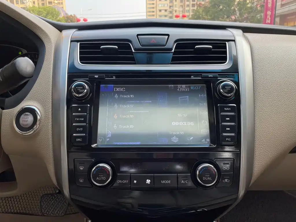 NISSAN TEANA 2014