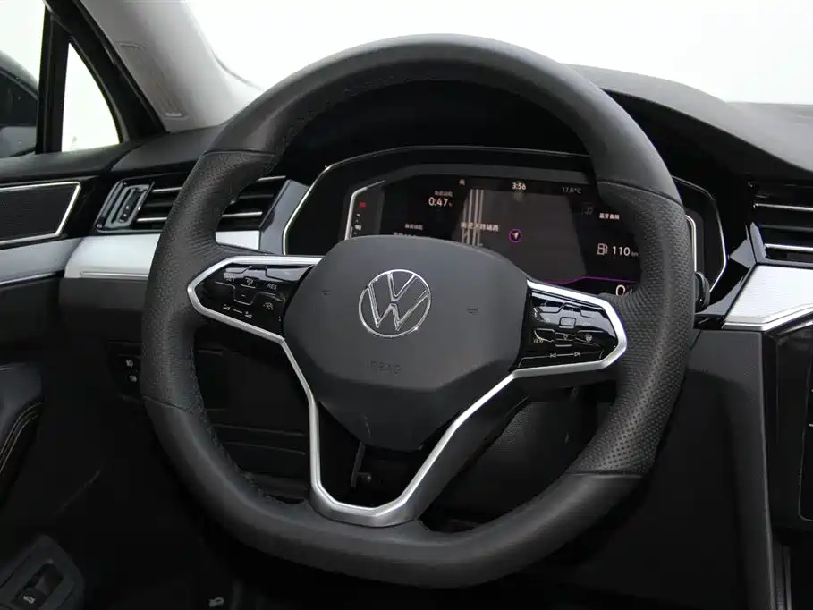 VOLKSWAGEN MAGOTAN 2023