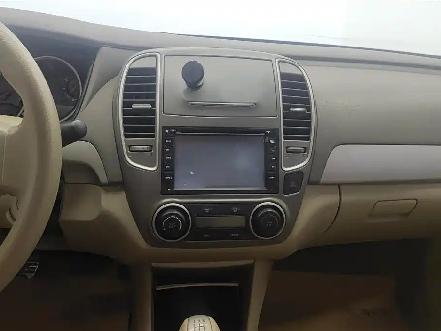 NISSAN SYLPHY 2016